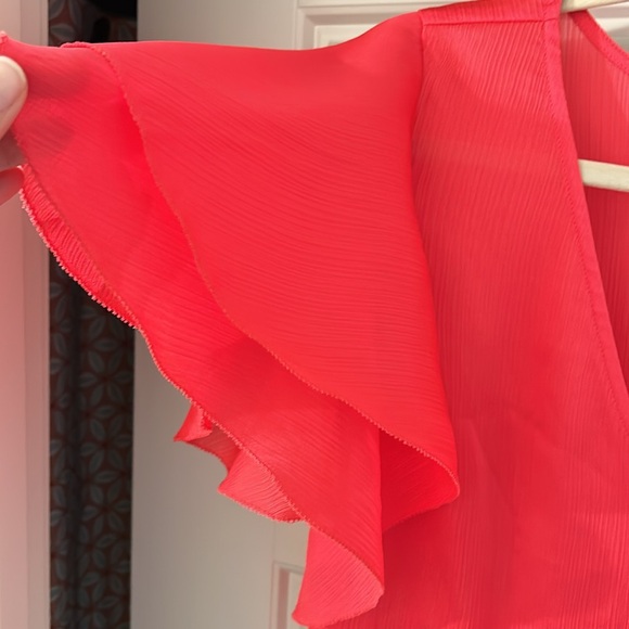 NWT BB Dakota flutter sleeve blouse - Picture 3 of 6